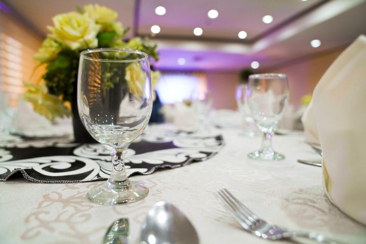 Berjaya Makati Hotel Makati City Extérieur photo