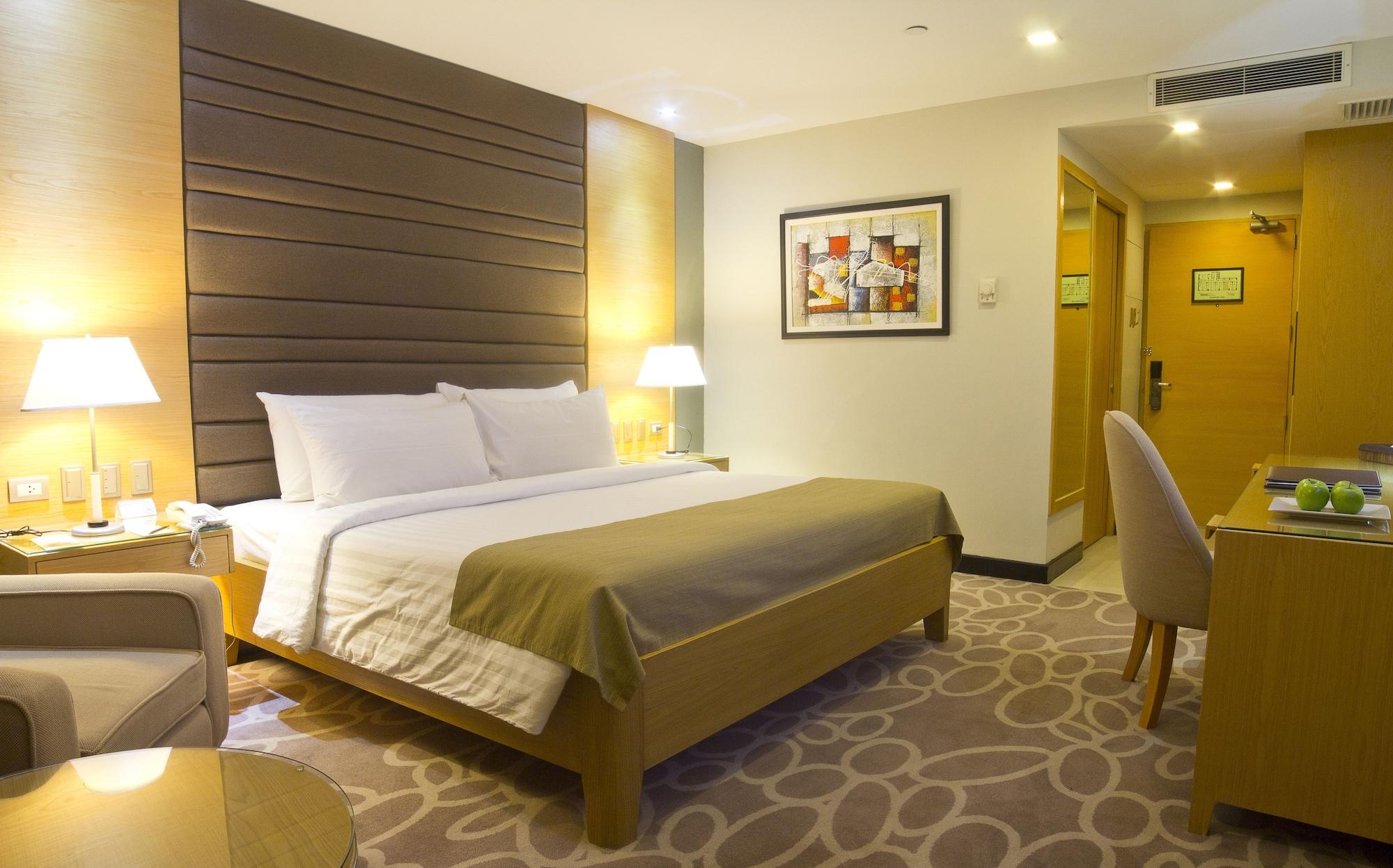 Berjaya Makati Hotel Makati City Extérieur photo