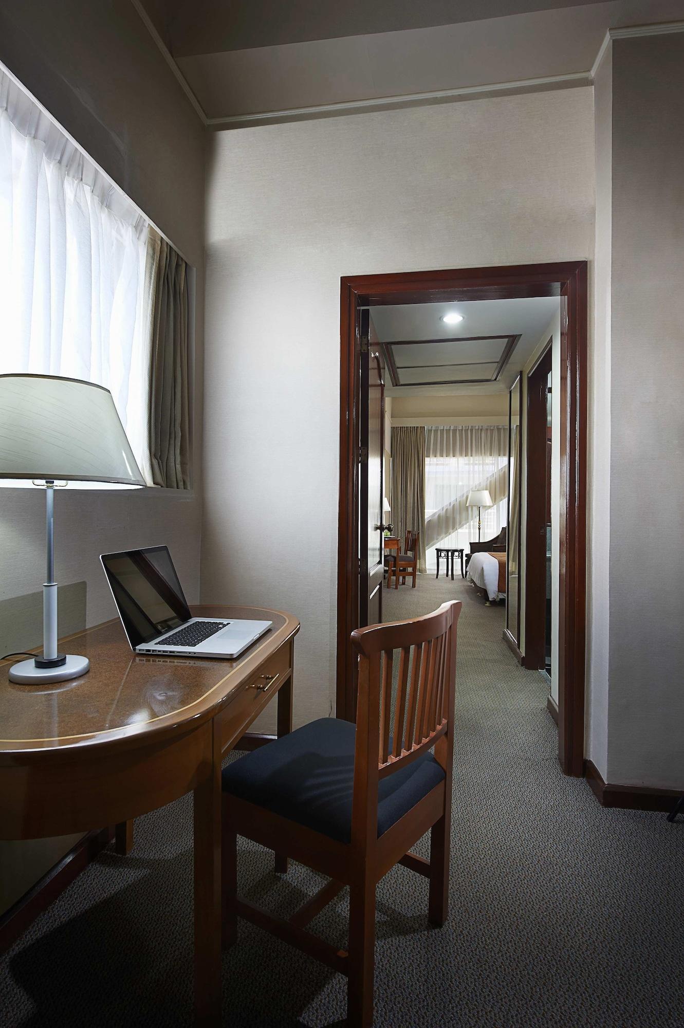 Berjaya Makati Hotel Makati City Extérieur photo