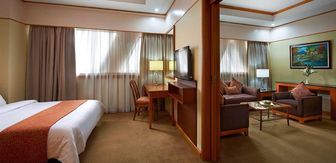 Berjaya Makati Hotel Makati City Extérieur photo
