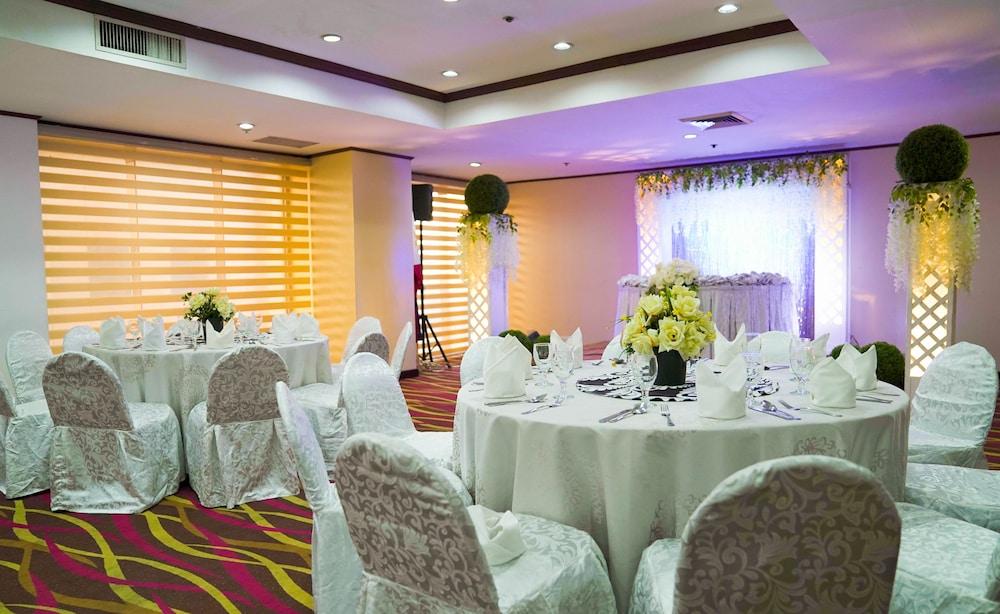 Berjaya Makati Hotel Makati City Extérieur photo